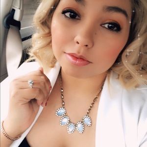 Meet your Posher, Racquel